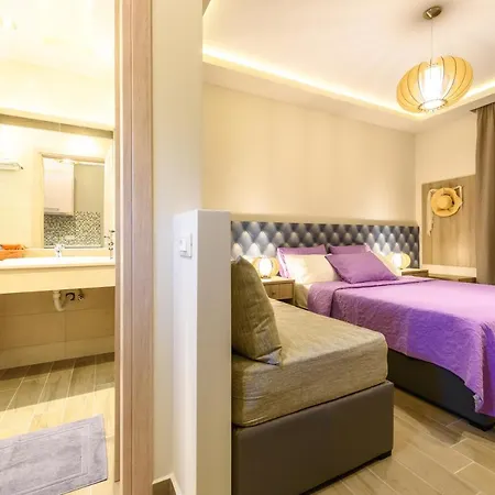 Regina Apartment *