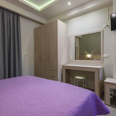 Regina Apartment *