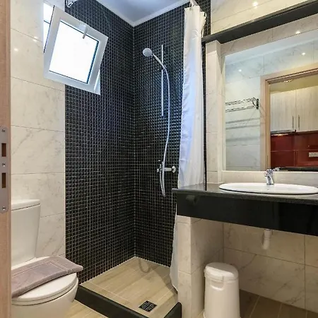 Regina Apartment *