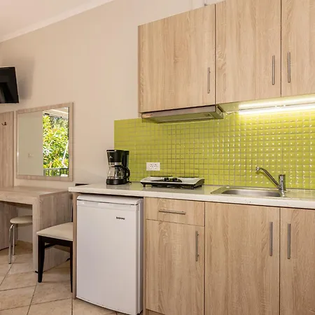 Regina Apartment *