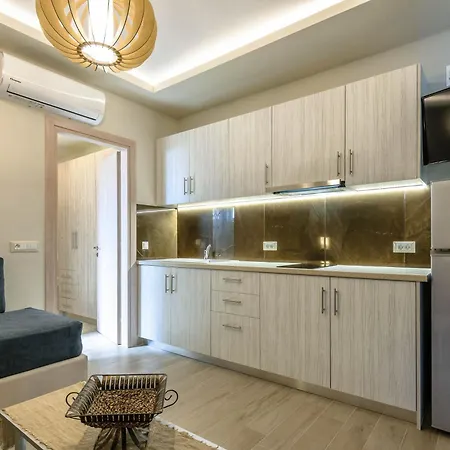 Regina Apartment *