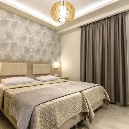 Regina Apartment *